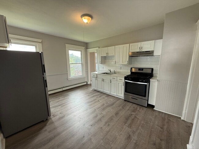 134 Pearl St in Waterbury, CT - Building Photo - Building Photo