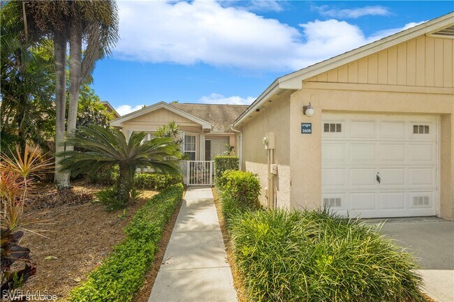 2608 Sailors Way in Naples, FL - Foto de edificio - Building Photo