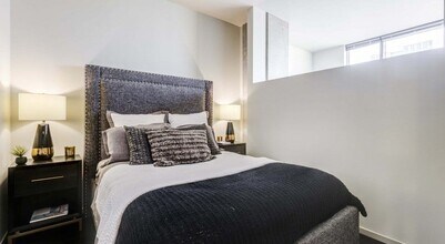 Via 6 in Seattle, WA - Building Photo - Building Photo