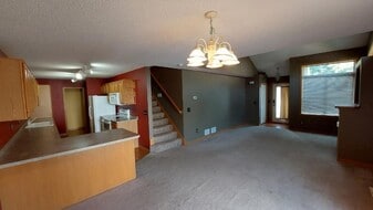 1651 Chadum Ln in Shakopee, MN - Building Photo