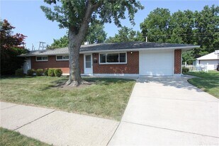 6529 Harshmanville Rd in Dayton, OH - Building Photo