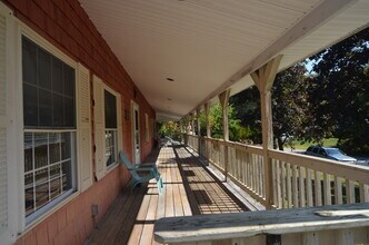 23 Ames Ave, Unit Apartment in Wrentham, MA - Building Photo - Building Photo