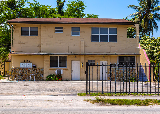 2239 NW 87th St in Miami, FL - Foto de edificio - Building Photo