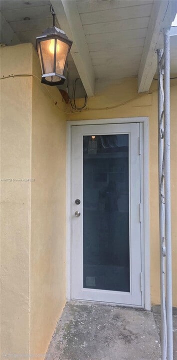 3458 Capri Dr in Fort Lauderdale, FL - Building Photo