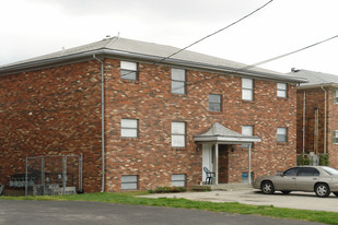 3401 Prestwood Dr in Louisville, KY - Building Photo