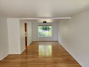 4227 212th Ave NE in Sammamish, WA - Building Photo - Building Photo