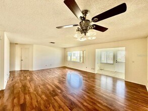 940 Rosewood Ln in Palm Harbor, FL - Building Photo - Building Photo