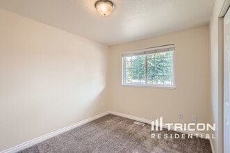2014 SW 348th St in Federal Way, WA - Building Photo - Building Photo
