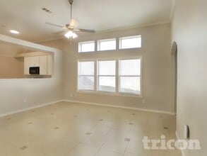 8919 Wild Rose Ln in Cross Roads, TX - Foto de edificio - Building Photo