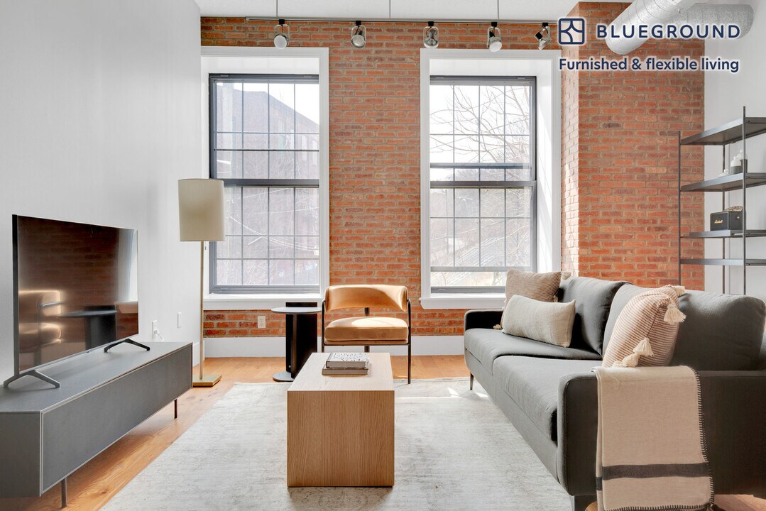 100 Paterson Plank Rd-Unit -FL2-ID761 in Jersey City, NJ - Building Photo