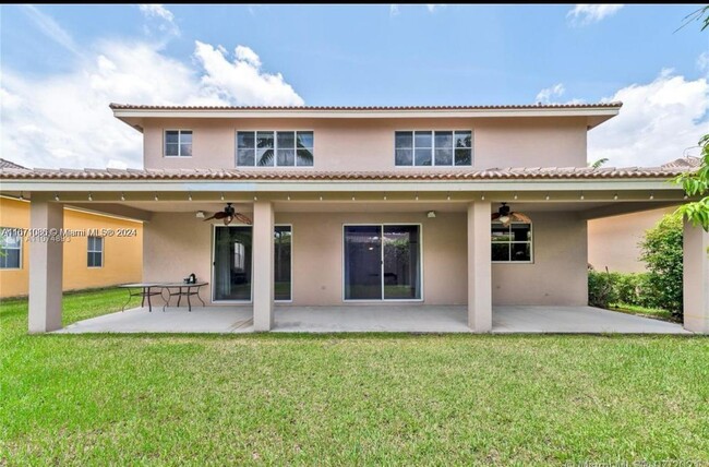 1267 Skylark Dr in Weston, FL - Building Photo - Building Photo