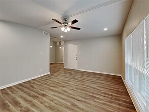 13316 Flagstone Ln in Dallas, TX - Building Photo - Building Photo