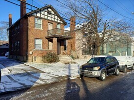 2911 Glendora Ave, Unit 1 in Cincinnati, OH - Building Photo