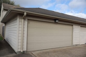 1063 Birnham Woods Blvd in Pasadena, TX - Building Photo - Building Photo