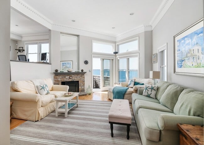 property at 4 Spinnaker Hill Ln