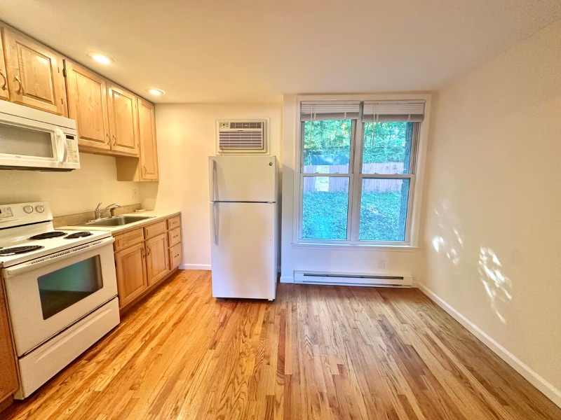 3501 US-9W in Highland, NY - Building Photo