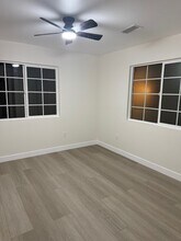 983 Cottonwood Ct in Corona, CA - Foto de edificio - Building Photo