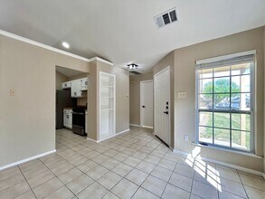 510 Greenlawn Blvd in Round Rock, TX - Building Photo - Building Photo