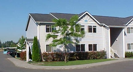 Harrison Village Apartments in Centralia, WA - Building Photo