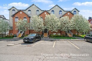 49 Jardin Private in Ottawa, ON - Building Photo