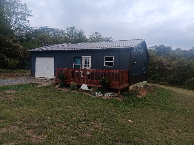 8801 Brannen Rd in Hillsboro, OH - Building Photo - Building Photo