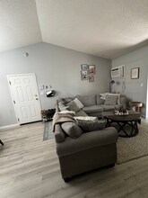 22 Maplecrest Dr in Holyoke, MA - Building Photo - Building Photo