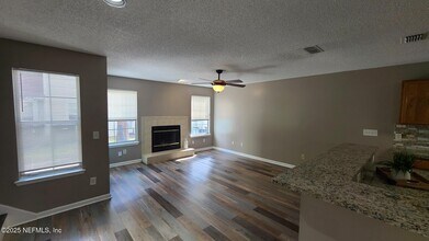 8193 Loch Avon Ct in Jacksonville, FL - Building Photo - Building Photo