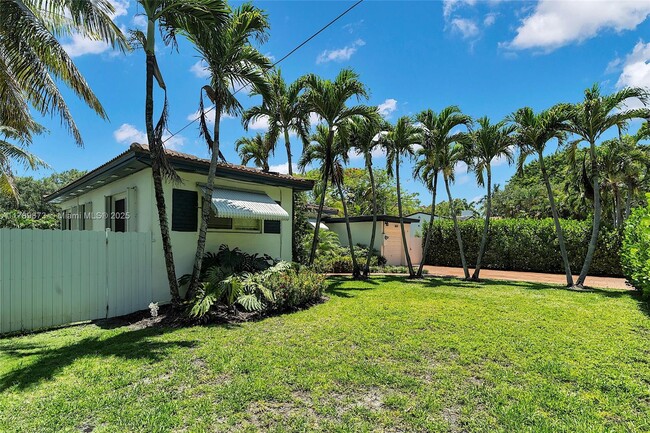 630 NE 121st St in Biscayne Park, FL - Building Photo - Building Photo
