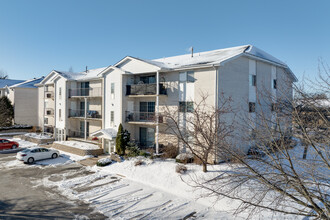 White Hill Condominiums in Valparaiso, IN - Building Photo - Building Photo