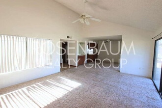 828 E Junction St in Apache Junction, AZ - Foto de edificio - Building Photo