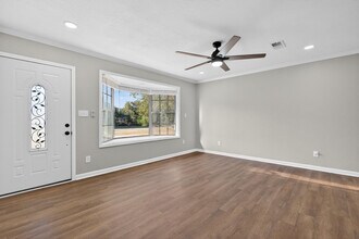 420 Paradise Rd in Niceville, FL - Building Photo - Building Photo