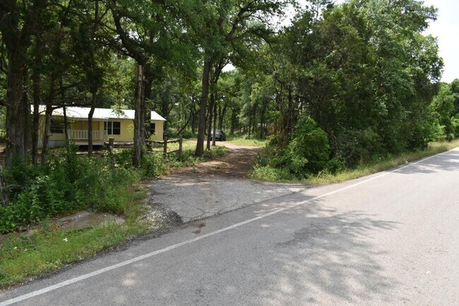 8607 Burleson Manor Rd in Manor, TX - Building Photo - Building Photo