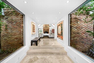 9000 Arvida Dr in Coral Gables, FL - Building Photo - Building Photo