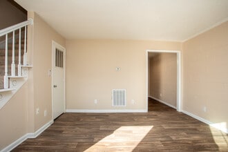 Caswell at Mill Creek in Jacksonville, NC - Foto de edificio - Interior Photo