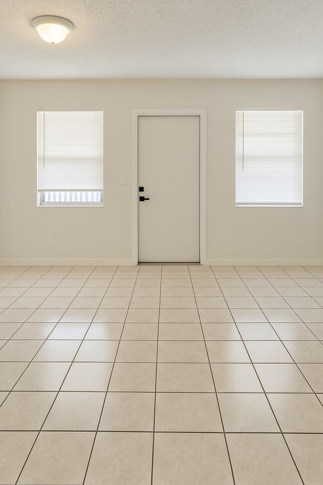 1151 NE 17th Ct in Fort Lauderdale, FL - Building Photo - Building Photo