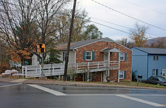 300 Carlton Rd in Charlottesville, VA - Building Photo - Building Photo