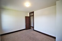 223 E Preston St photo'