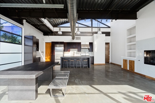 1534 17th St in Santa Monica, CA - Foto de edificio - Building Photo