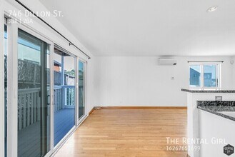 746 N Dillon St in Los Angeles, CA - Building Photo - Building Photo
