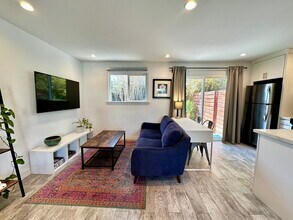 1743 S Orange Grove Ave in Los Angeles, CA - Building Photo - Building Photo