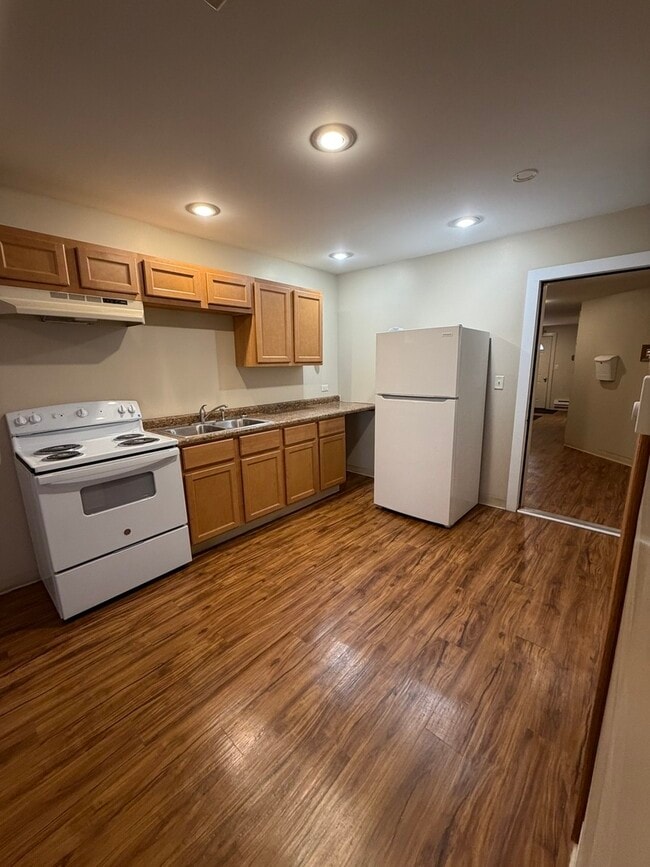 690 W Judson St in Carbon Hill, IL - Building Photo - Building Photo