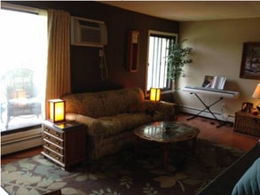 4110 Rahn Rd, Unit 323 in Eagan, MN - Building Photo - Building Photo