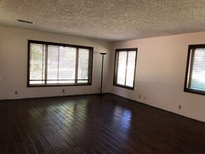712 Chinook in North Bonneville, WA - Building Photo - Building Photo