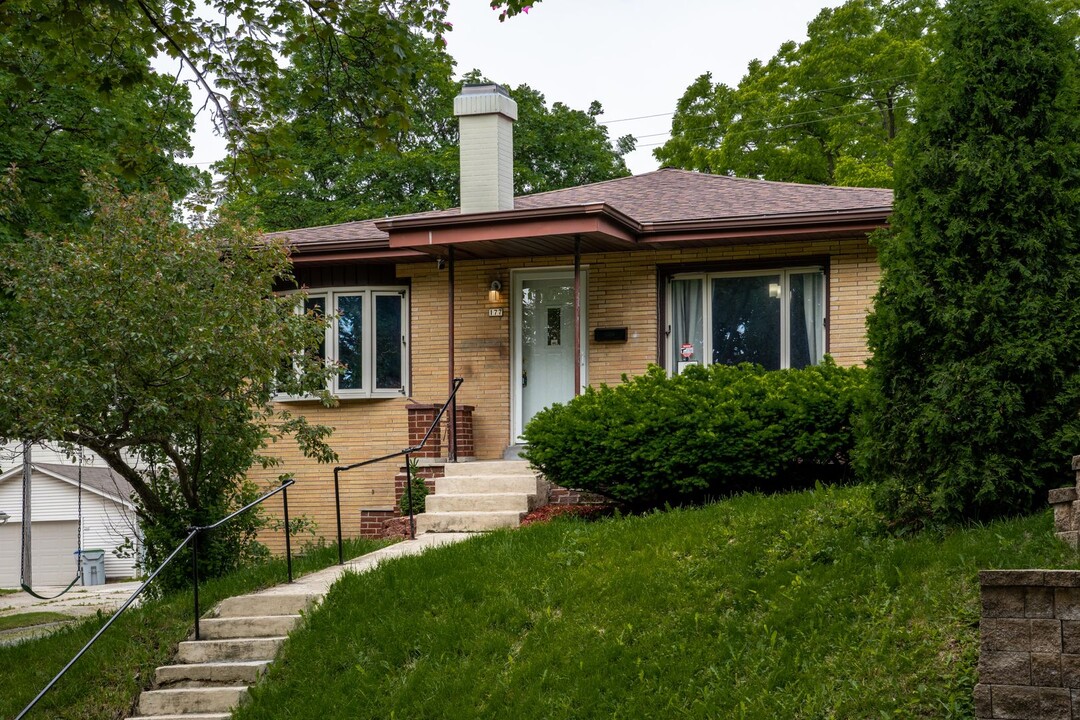 177 S 61st St in Milwaukee, WI - Building Photo