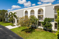 French Village Condominium in Boca Raton, FL - Building Photo - Building Photo