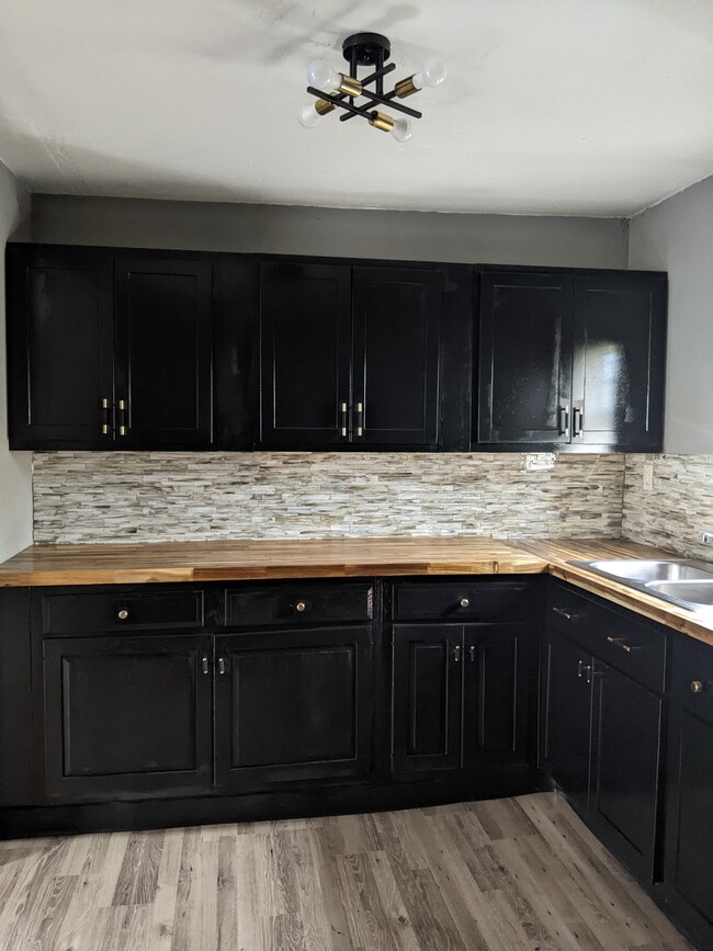 property at 451 S 7th St