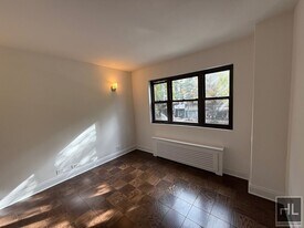 EAST 35 STREET in New York, NY - Building Photo