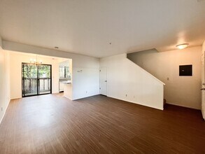 2460 Old Sonoma Rd in Napa, CA - Foto de edificio - Building Photo