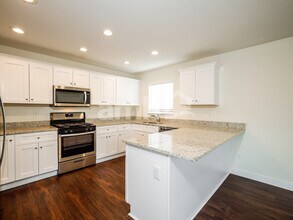 17660 Little Peak Ct in Reno, NV - Building Photo - Building Photo