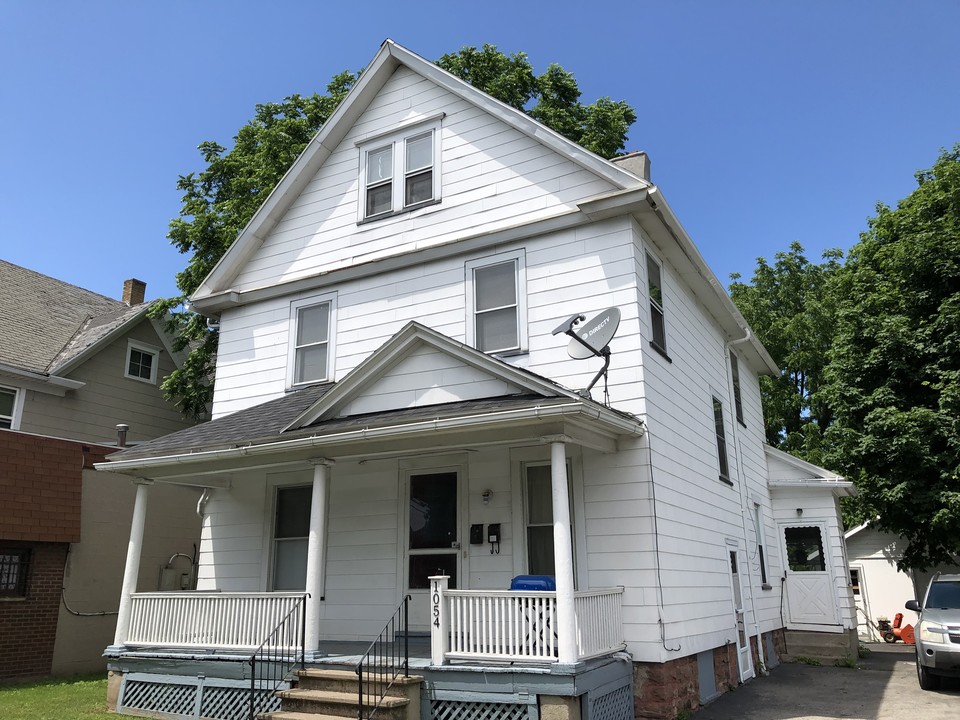 1054 Lyell Ave in Rochester, NY - Building Photo